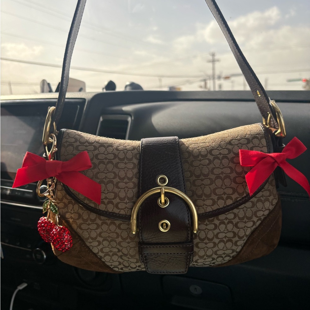 🎀Vintage Y2k Brown Coach sig. Soho Suede🤎